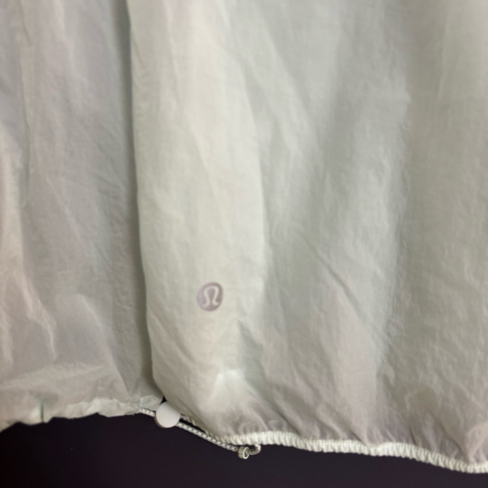 SOLD Lululemon Step Out Anorak Ocean Air Lightweight Jacket Size Medium Rain - Picture 10 of 16